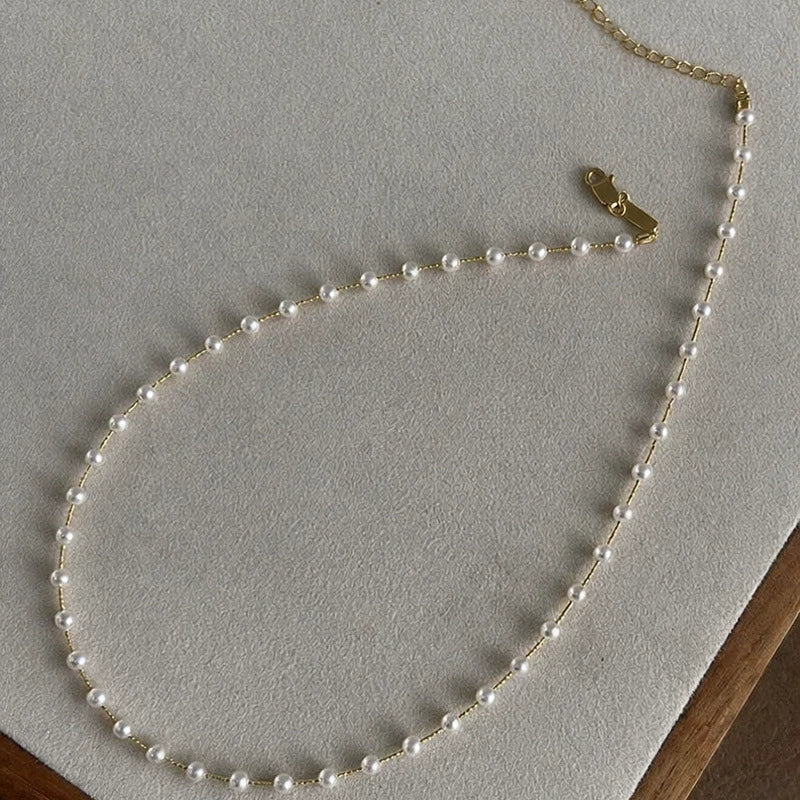 Elara freshwater pearl necklace detail in Silver finish